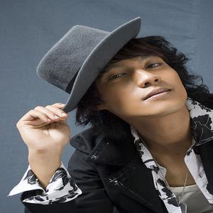 Dengarkan lagu Kembali Senyum nyanyian Izwan Pilus dengan lirik