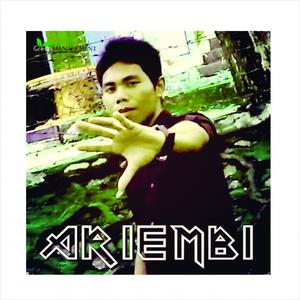 Dengarkan lagu Aku Dan Sedihmu nyanyian Ariembi dengan lirik