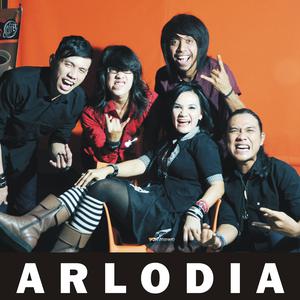 收聽Arlodia的Aku Tak Bisa歌詞歌曲