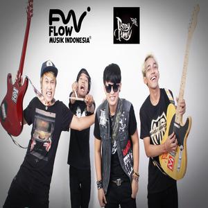 Listen to Sahabat song with lyrics from Poppy Punky