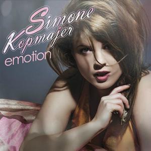 Dengarkan Emotion lagu dari Simone Kopmajer dengan lirik