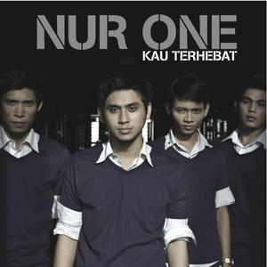 ดาวน์โหลดและฟังเพลง Semalam (Bonus) พร้อมเนื้อเพลงจาก Nur One