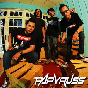 Dengarkan Salahkah Mencintaimu lagu dari Papyruss dengan lirik