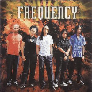 ดาวน์โหลดและฟังเพลง Panah Hati พร้อมเนื้อเพลงจาก Frequency