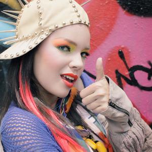 Listen to Yang Penting Asik song with lyrics from Dewi Sandra