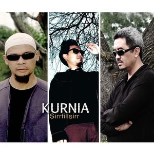 ดาวน์โหลดและฟังเพลง Cinta Kemboja พร้อมเนื้อเพลงจาก Sirrfillsirr