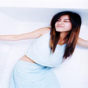 Listen to Guai Shou song with lyrics from Yuki Hsu (徐怀钰)