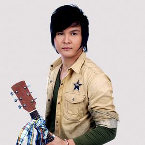 Listen to บัวตูมบัวบาน song with lyrics from ไอดิน อภินันท์