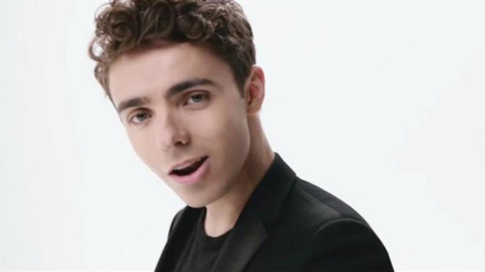 Left boy. Left boy австрийский певец. Натан Наннен. Nathan Sykes 2023. Nathan narrow.