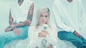 default video 1000x562 img