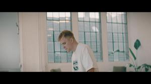 default video 1000x562 img