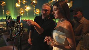 default video 1000x562 img