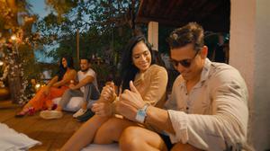 default video 1000x562 img