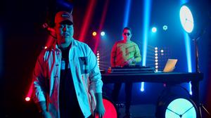 default video 1000x562 img