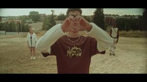 default video 1000x562 img