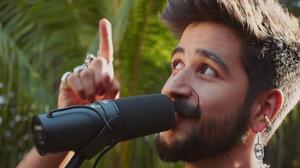 default video 1000x562 img