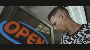 default video 1000x562 img