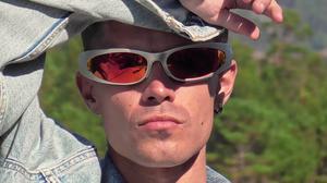 default video 1000x562 img