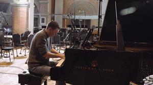 default video 1000x562 img