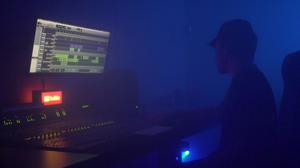 default video 1000x562 img