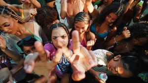 default video 1000x562 img