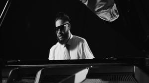 default video 1000x562 img