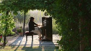 default video 1000x562 img