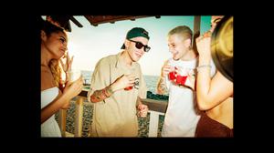 default video 1000x562 img