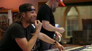 default video 1000x562 img