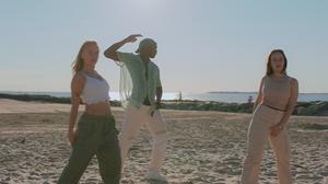 default video 1000x562 img