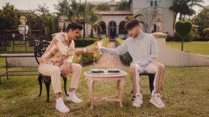 default video 1000x562 img