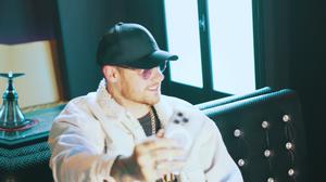 default video 1000x562 img