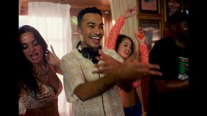 default video 1000x562 img