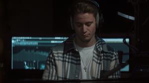 default video 1000x562 img