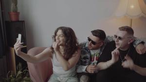 default video 1000x562 img