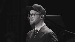 default video 1000x562 img