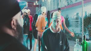 default video 1000x562 img