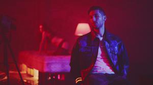 default video 1000x562 img