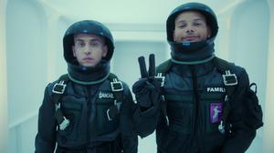 default video 1000x562 img