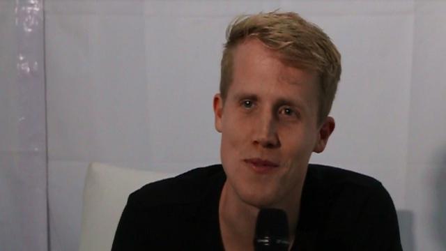 default video 1000x562 img