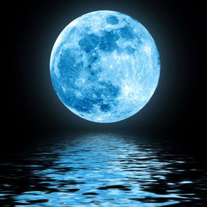 靜看藍月亮