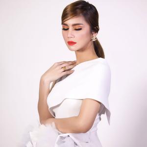 Album Makhluk Penggoda oleh Nur Sajat