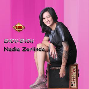 Dengarkan lagu Emoh Emoh nyanyian Nadia Zerlinda dengan lirik