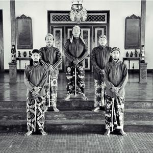 Matahari Jingga的专辑Suluk Kanjeng Sunan (Suluk Linglung Sunan Kalijogo)