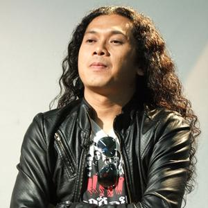 แสน นากา ดาวน์โหลดและฟังเพลงฮิตจาก แสน นากา