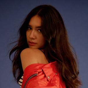 Valentina Ploy ดาวน์โหลดและฟังเพลงฮิตจาก Valentina Ploy
