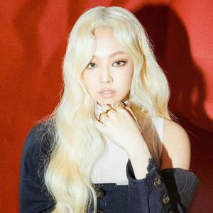 JENNIE