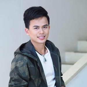 เจมส์ จตุรงค์