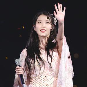 เพลย์ลิสต์ใหม่ ท้าเพลงฮิตเกาหลี: เปิดโหมดอรรถรสในออฟฟิศ!