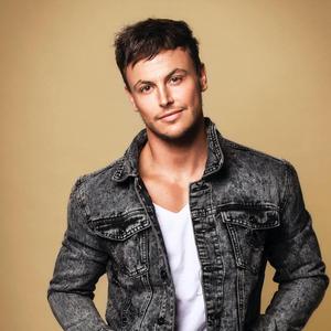 Lee Scott